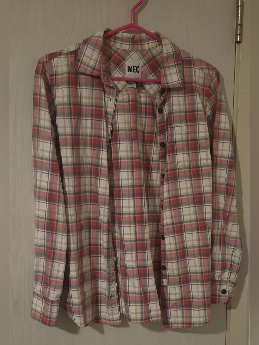 MEC Pink Plaid Slim Fit Button-Up Shirt (XS) - Picture 2 of 7